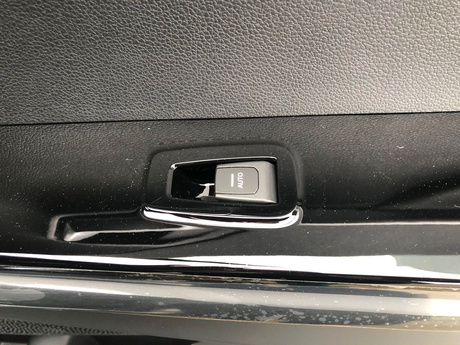Fahrzeugabbildung Ssangyong Torres EVX PLATINUM WÄRMEPUMPE+NAVI+