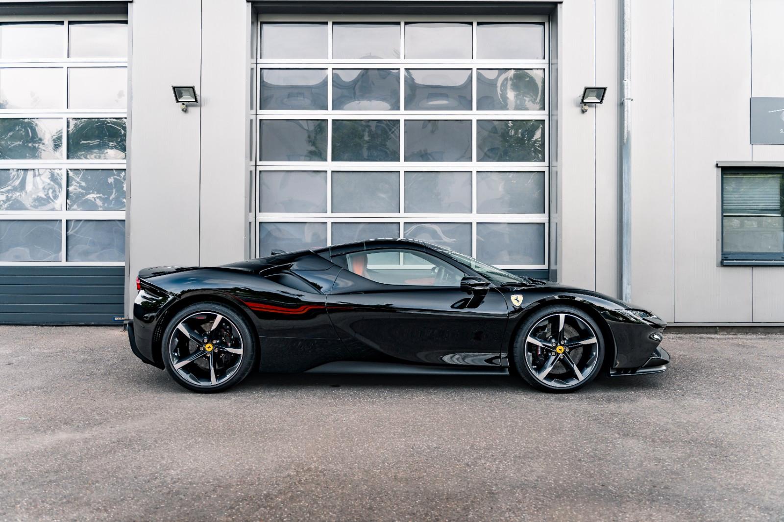 Ferrari SF90 Spider//ARANCIO//AFS//LIFT//CARBON//360-CAM