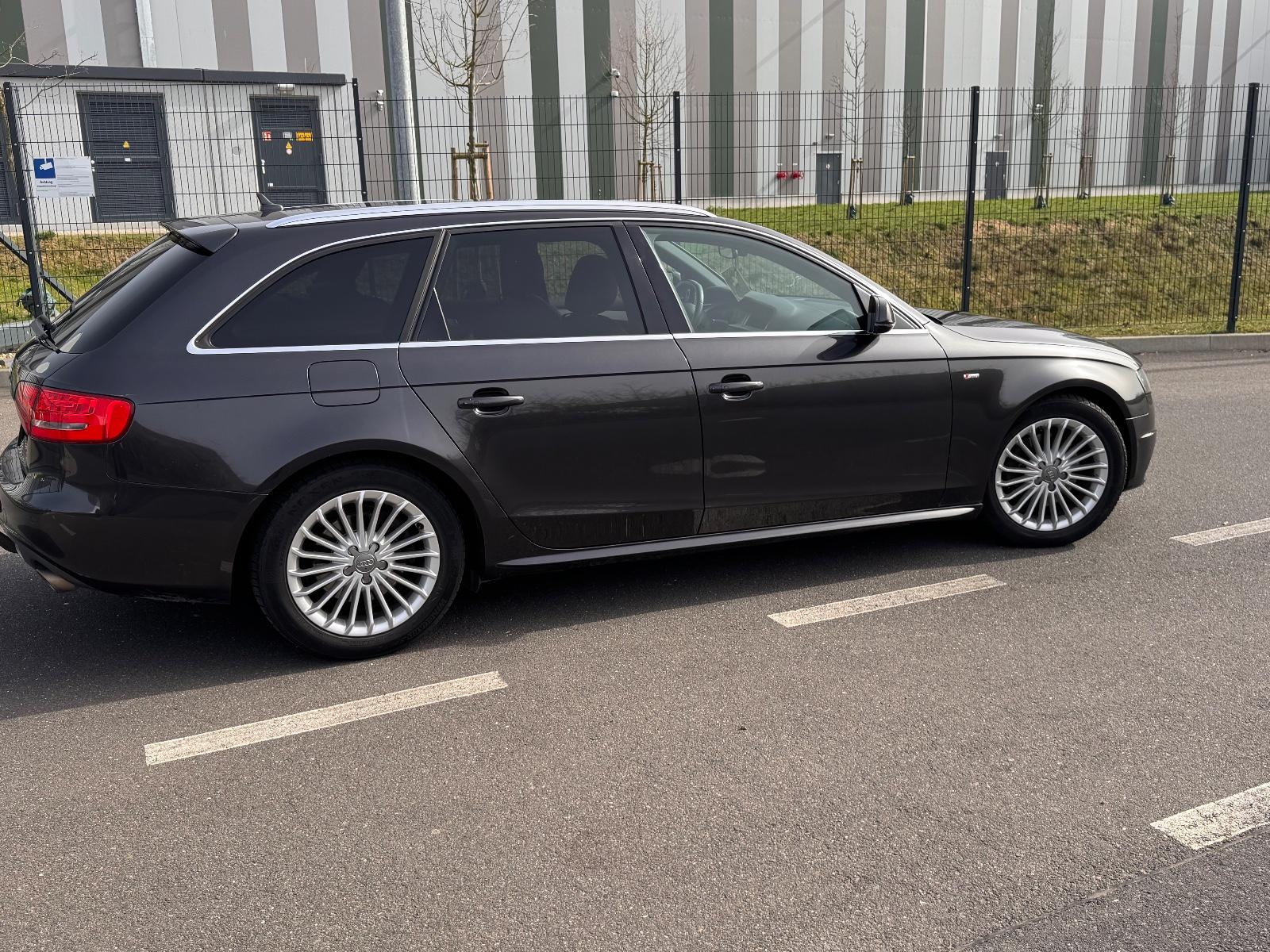 Audi A4 2011 — photo 5