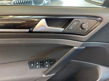 Volkswagen Golf VII Lim. Highline BMTStart-Stopp *AHK*LED*