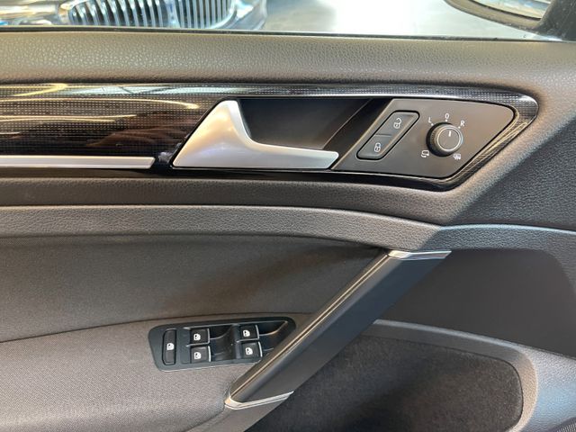 Volkswagen Golf VII Lim. Highline BMTStart-Stopp *AHK*LED*