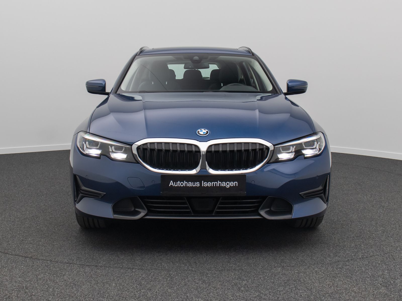 Fahrzeugabbildung BMW 330e xD Sport Line ACC Kamera DAB AHK Panorama