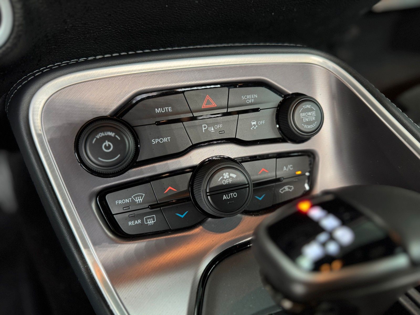 Fahrzeugabbildung Dodge Challenger SXT 3.6 V6 Navi Alpine CarPlay LPG