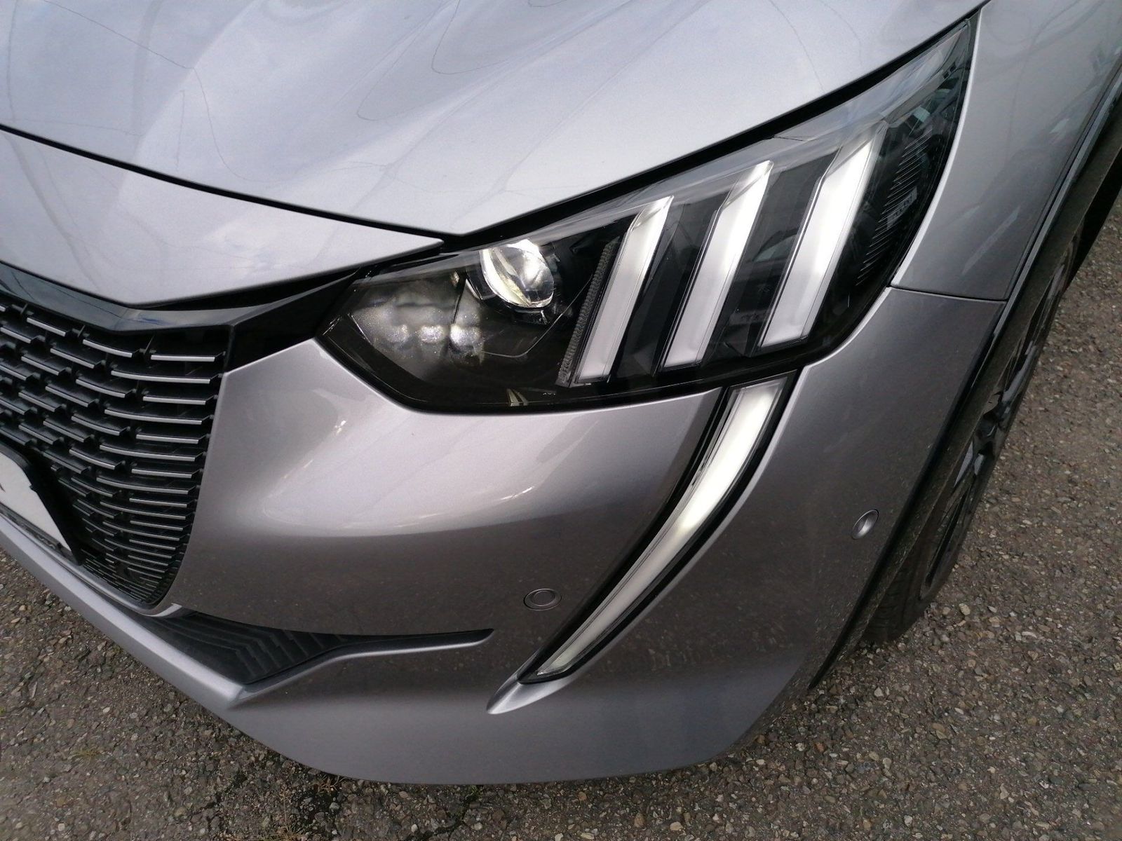 Peugeot 208 Elektromotor 136 GT LED Navi PDC Pano imagem 3