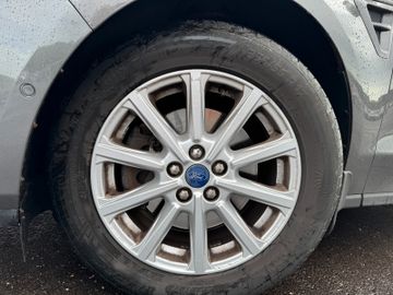 Ford S-Max - 11