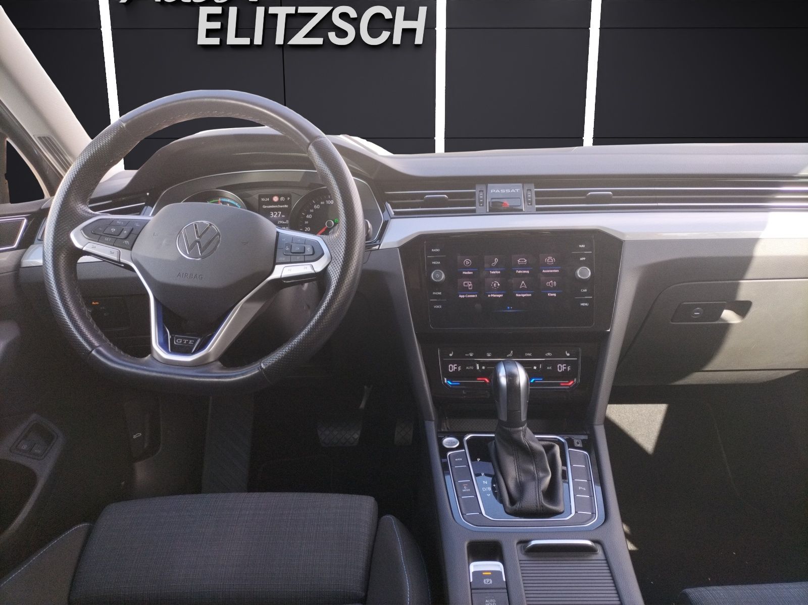 Fahrzeugabbildung Volkswagen Passat Variant GTE LED AHK NAVI AID ACC RFK SH L