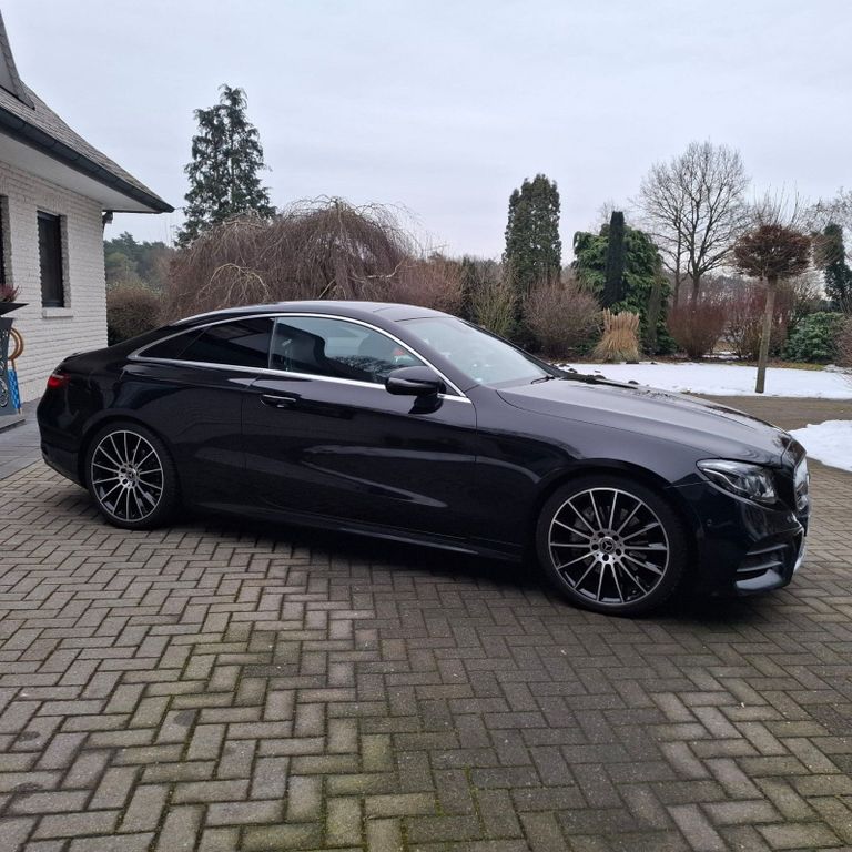 Image of Mercedes-Benz E 220