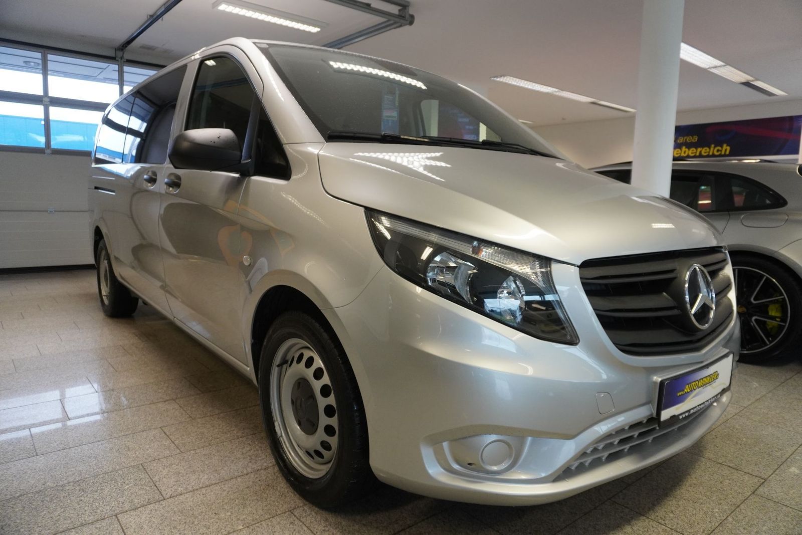 Mercedes-Benz Vito Tourer 114 Extralang/9Sitze/Leder/Navi/LED imagem 2