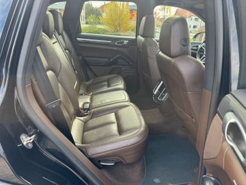 Porsche Cayenne - 12