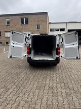 Opel Vivaro L3 144 PS Automatik - LKWs & Trucks in Freiburg