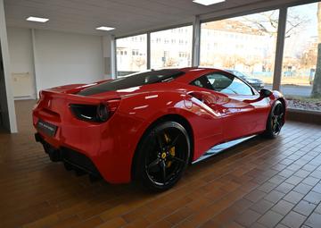 2015 Ferrari 488 GTB 照片 3