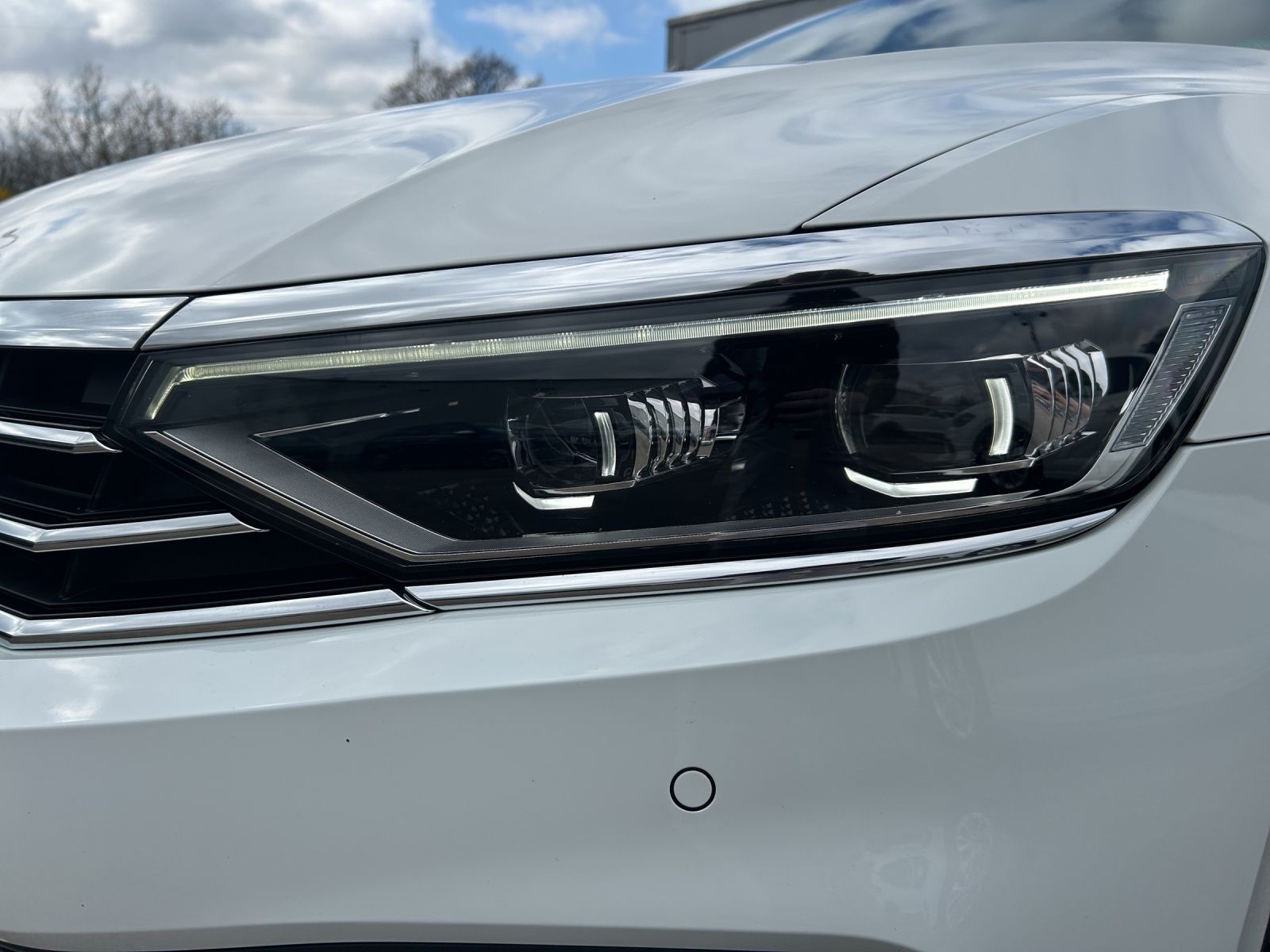 Fahrzeugabbildung Volkswagen Passat Variant Elegance TDI DSG IQ.Light ACC AHK