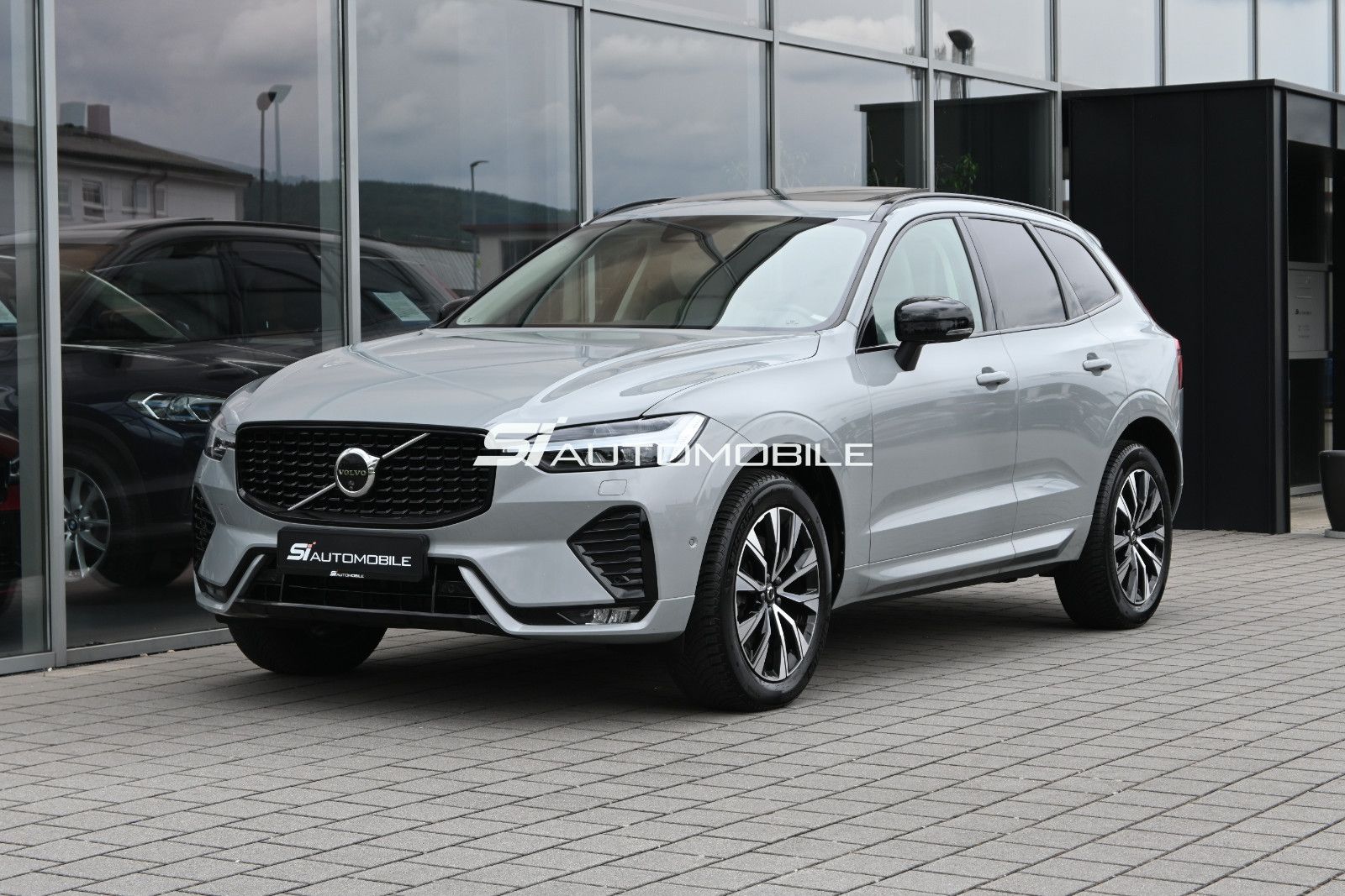 Fahrzeugabbildung Volvo XC60 B4 D AWD Plus Dark °ACC°AHK°PANO°STANDHEIZ°