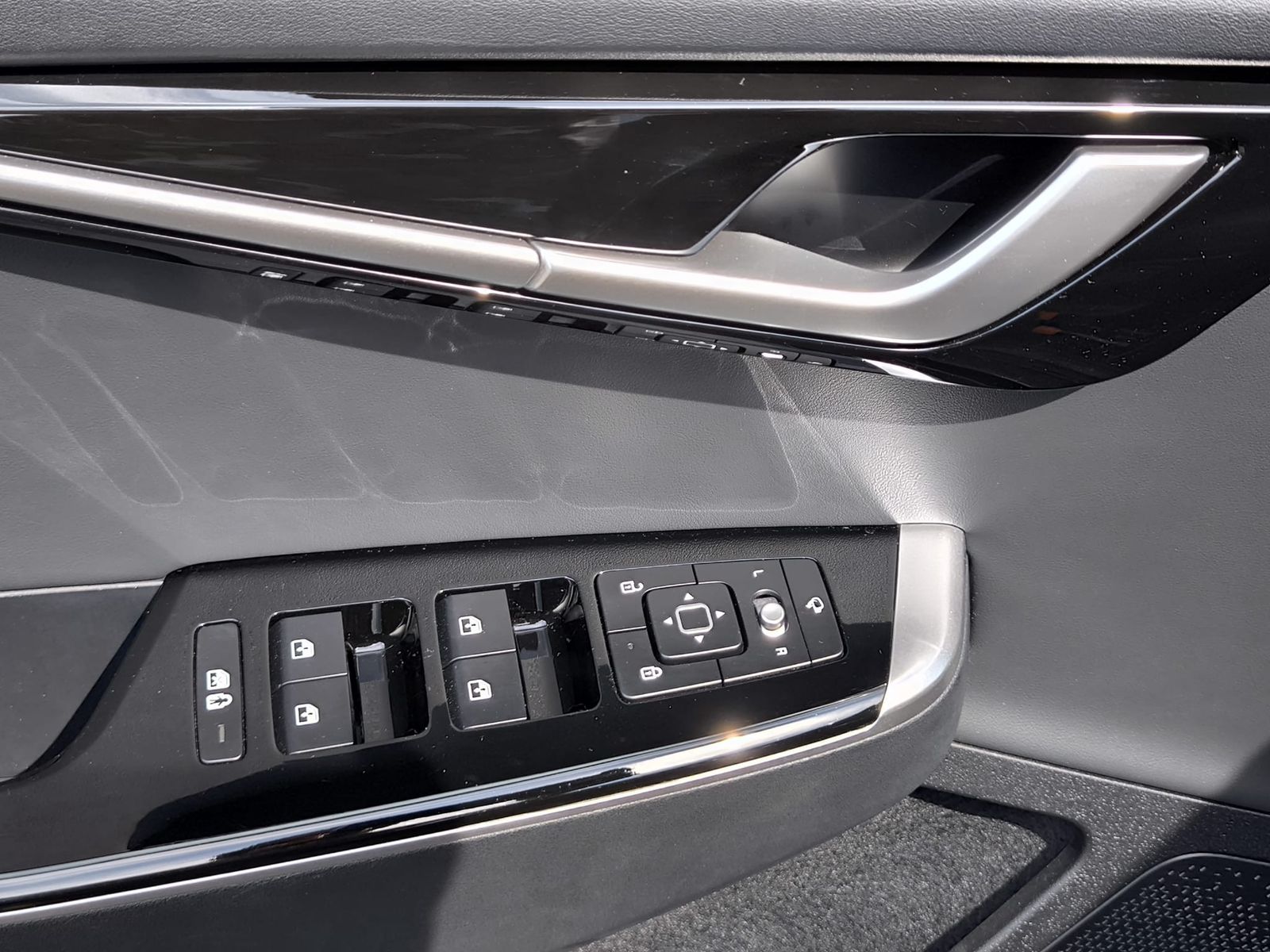 Fahrzeugabbildung Kia EV6 2WD NAVI+LED+SHZ+KAMERA+DAB+ACC+19"