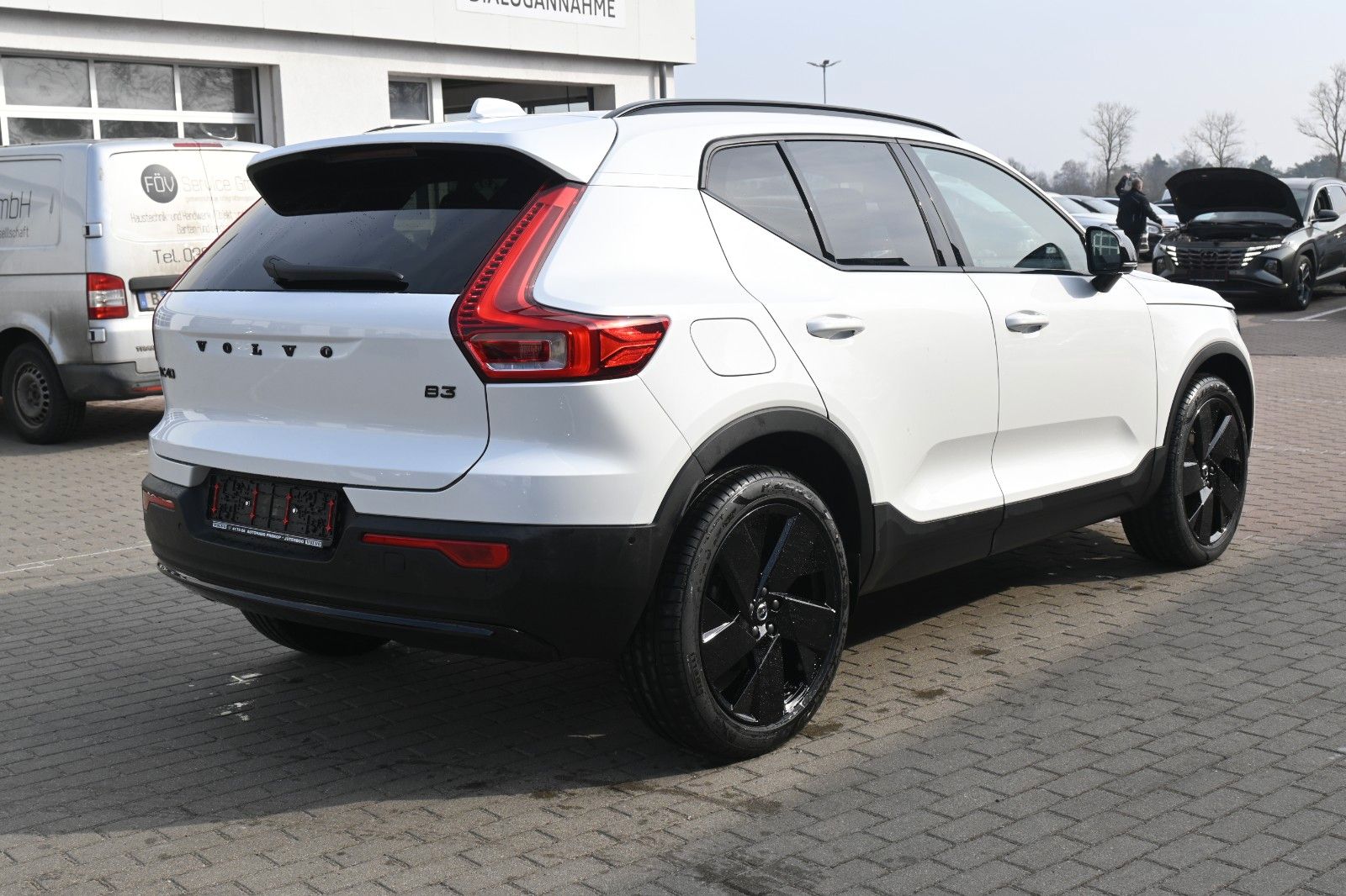 Fahrzeugabbildung Volvo XC40 B3 DKG Plus Black Edition*FSHZG*360*H&K*ACC