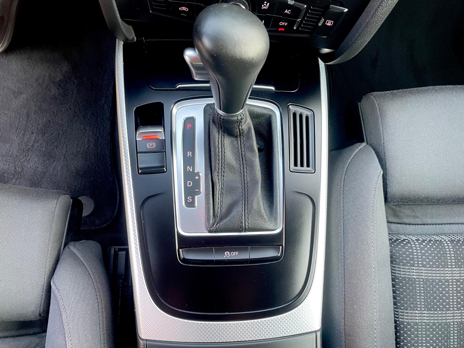 Audi A4 3.0 TDI quattro Ambition | 239 ch | BVA | Siège conducteur électrique | Sièges chauffants | Bi-xénon | Attelage amovible | 1re main