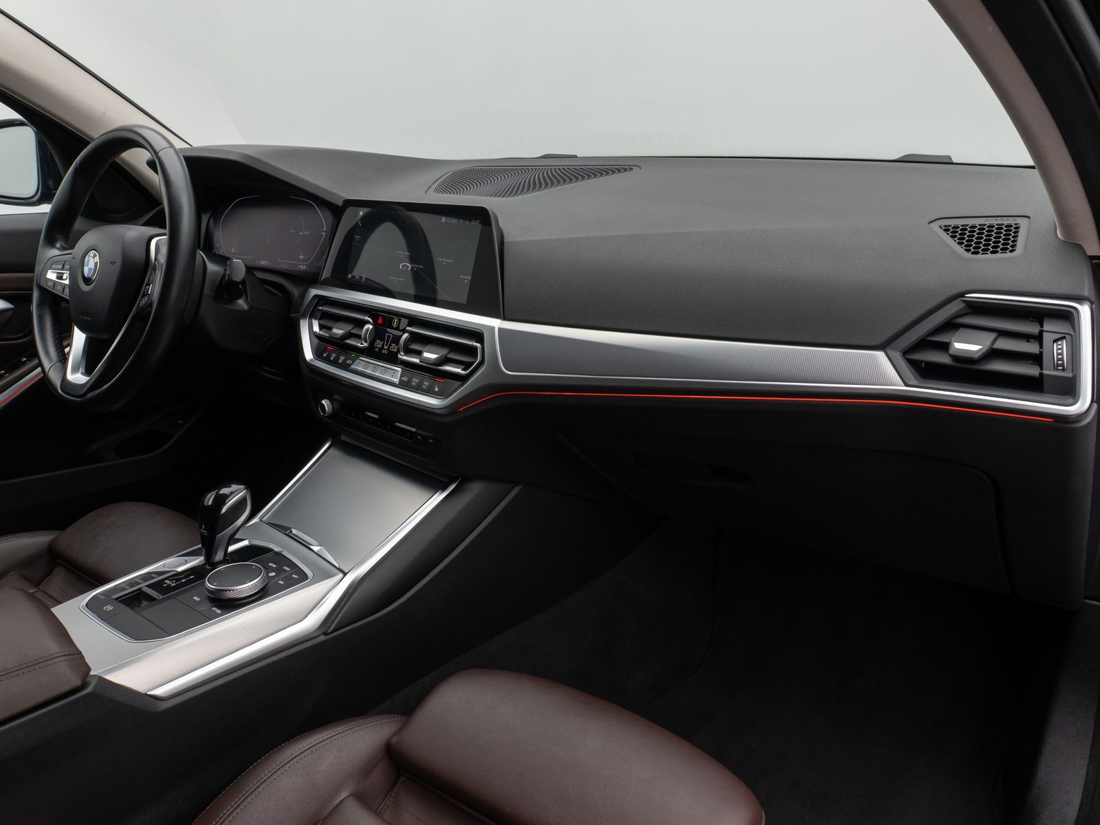 Fahrzeugabbildung BMW 320d xD Sport Line Kamera DAB HiFi Alarm AHK LED
