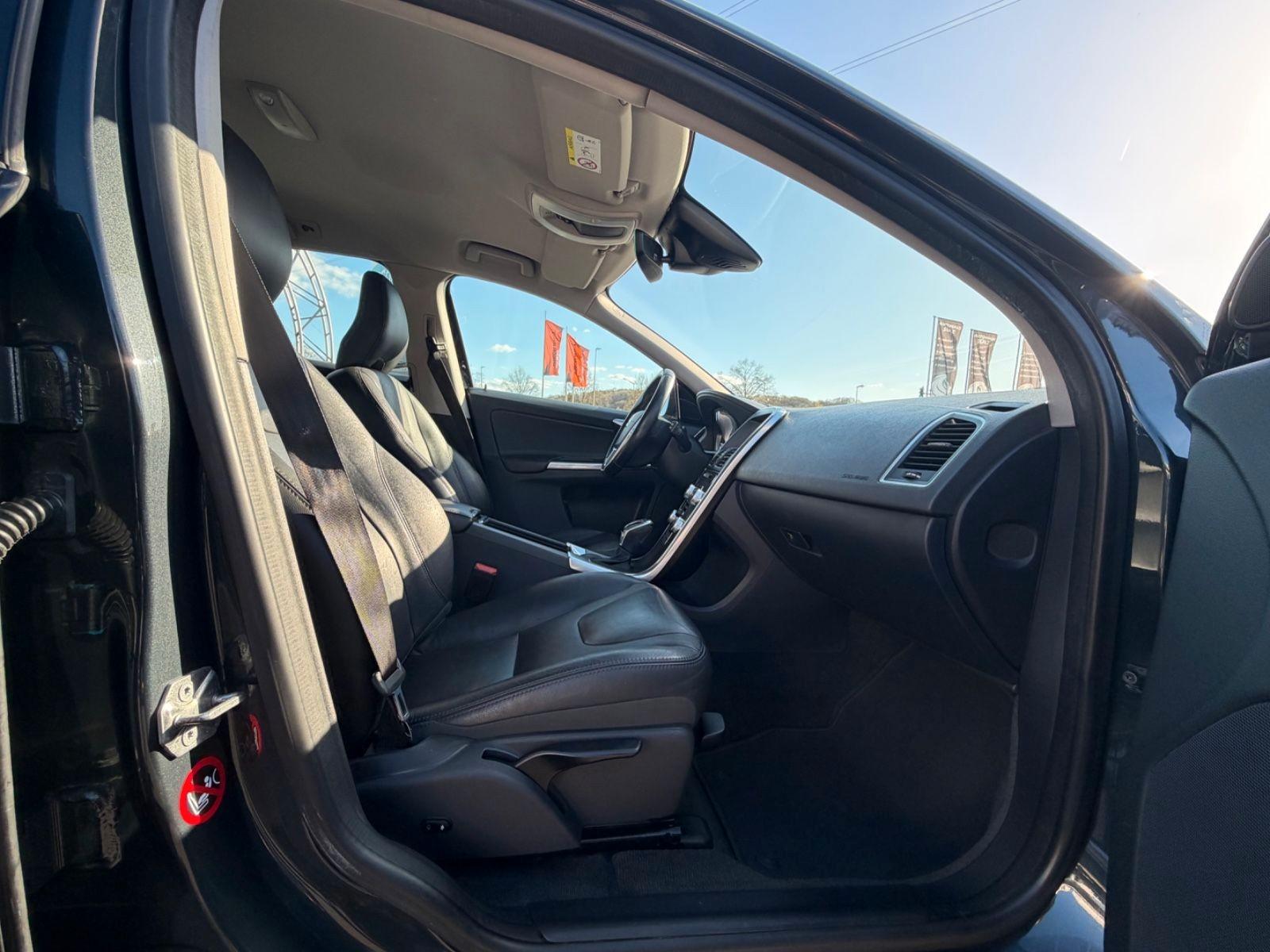 Volvo XC60 2.0d Momentum/Auto./Leder/Navi