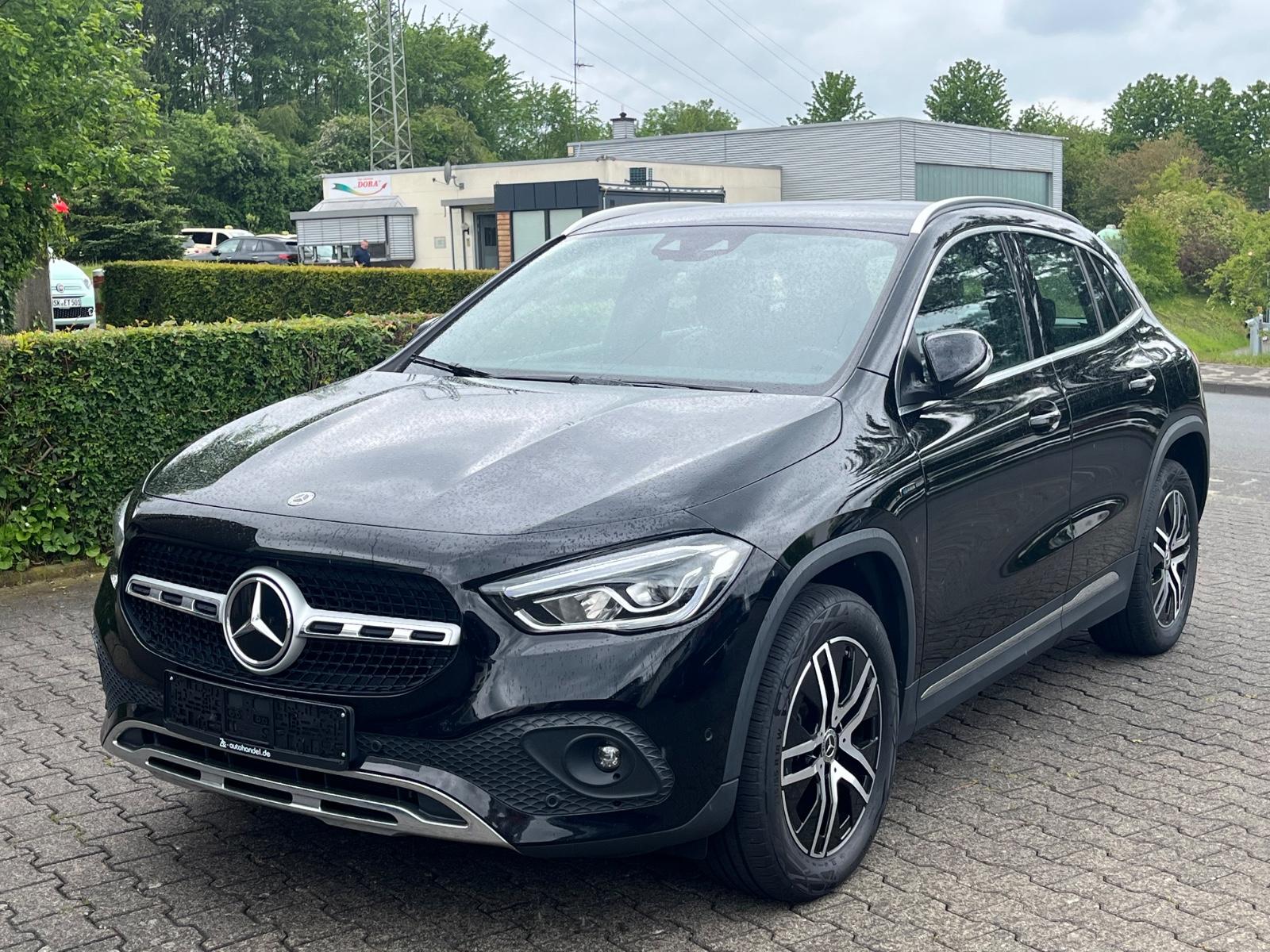 Mercedes-Benz GLA 250e Progressive LED Widescreen AHK