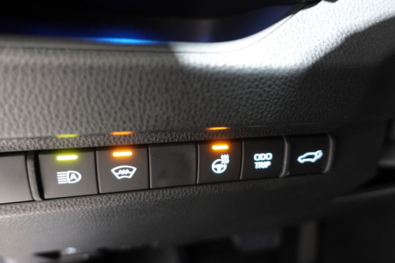 Fahrzeugabbildung Suzuki Across Plug-In Hybrid - Sitzh.,LED,Kamera,PDC
