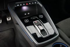 AUDI A3 Sportback 35 TFSI | 2x S line | Pano | Carbon AUDI A3 Sportback 35 TFSI | 2x S line | Pano | Carbon