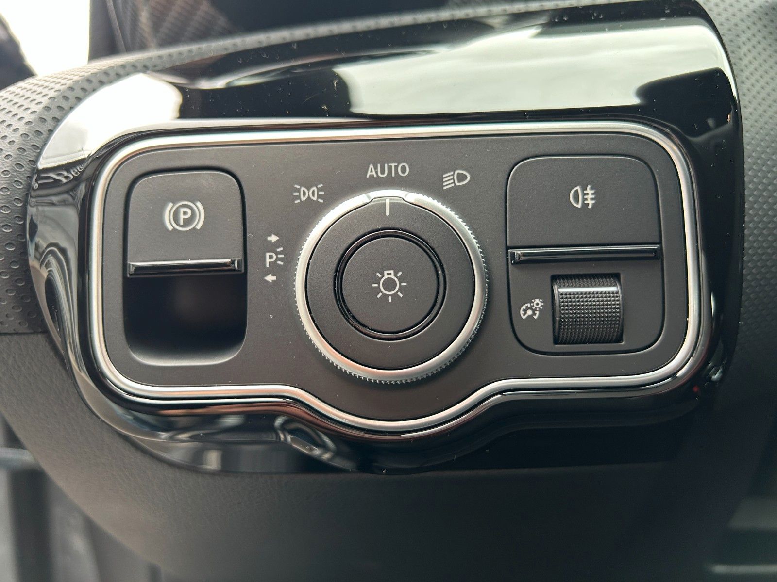 Fahrzeugabbildung Mercedes-Benz A 180 Progressive+RKamera+LED+IHC+Digital+