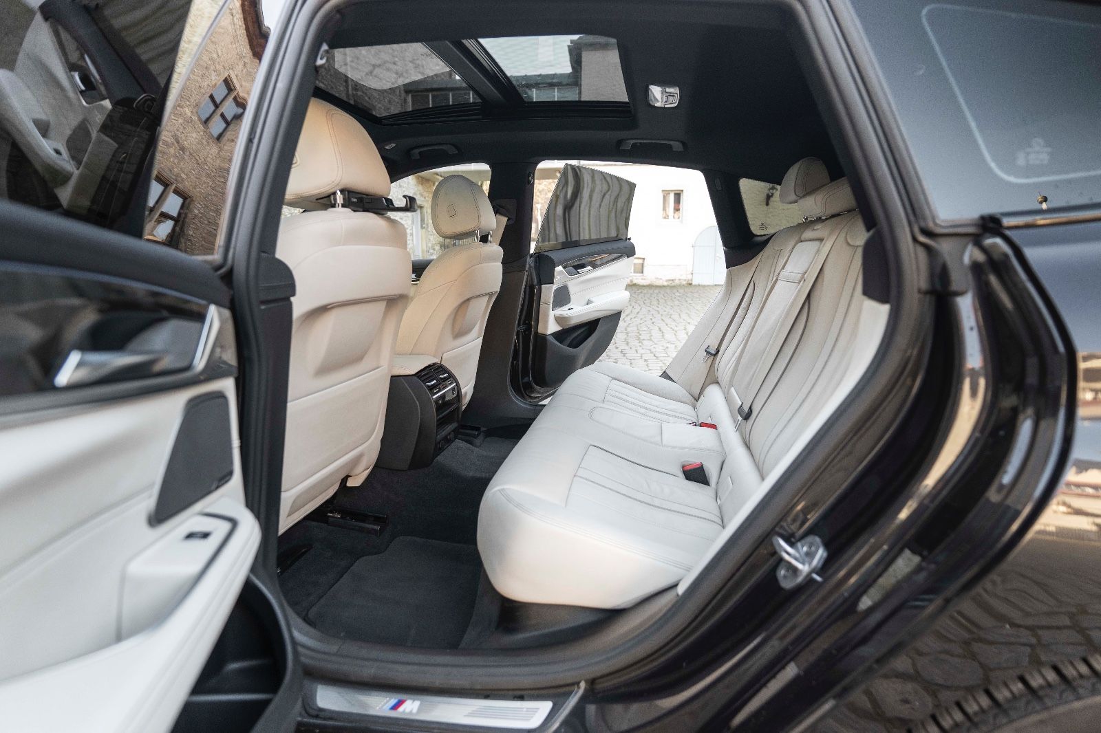 Fahrzeugabbildung BMW 640IX GT M-SPORT HUD 360° H&K LED CARPLAY PANO