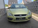Ford Focus 1.6 Ghia Autom. - Ford Focus Ghia mit Benzin-Antrieb