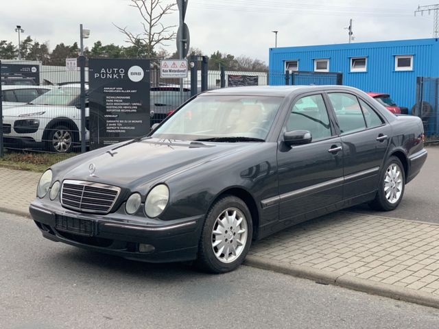 Mercedes-Benz E 240 Elegance W210 Automatik 1.Hand