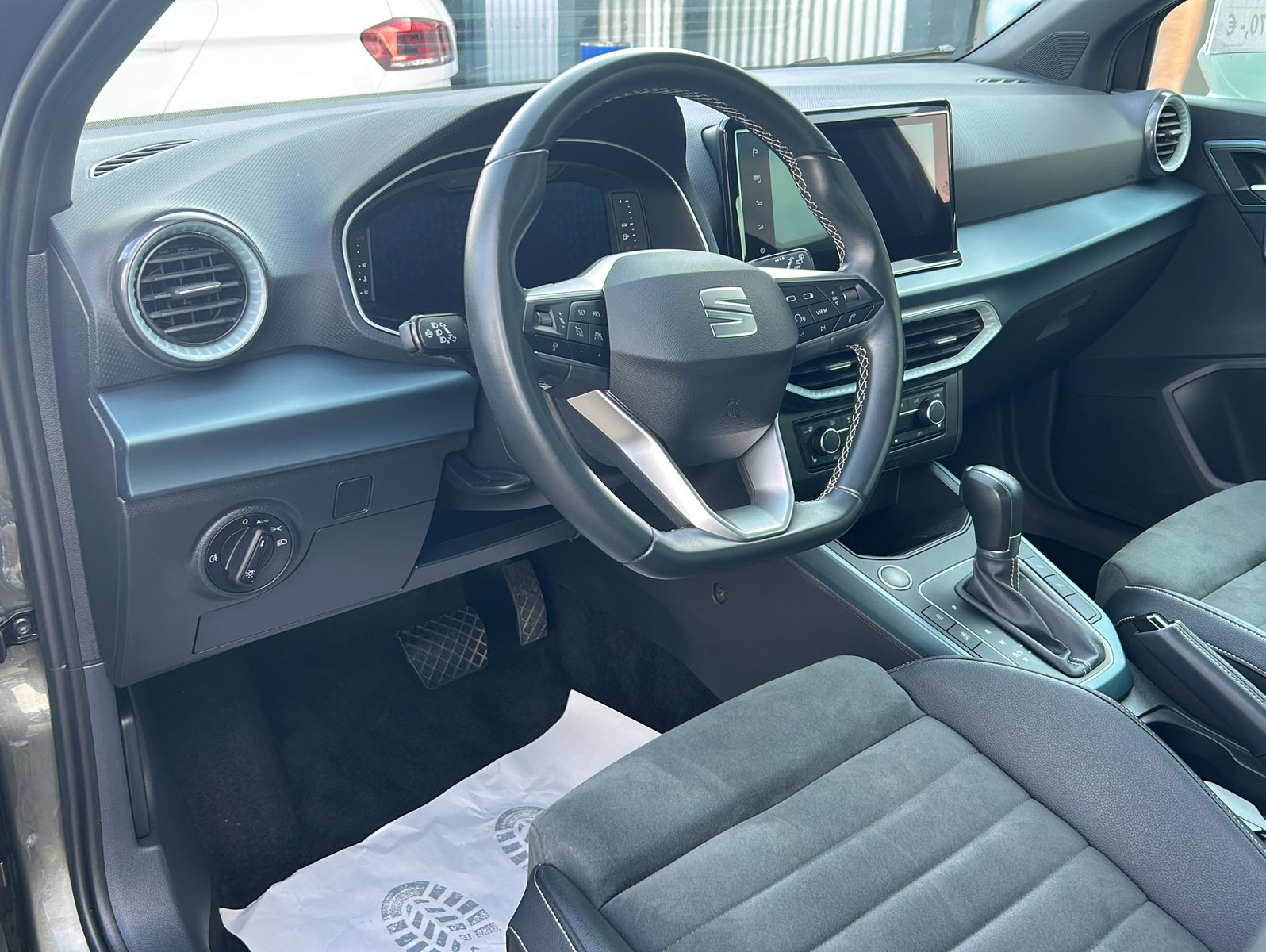 Fahrzeugabbildung SEAT Arona 1,5 TSIXperience