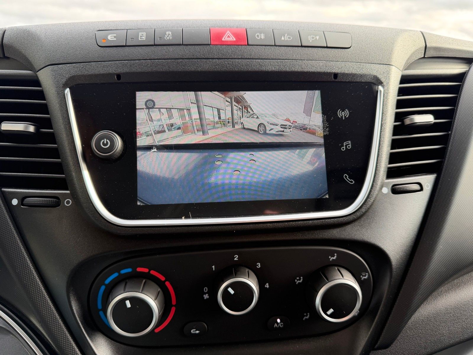 Fahrzeugabbildung Iveco Daily 35S14 A8*R3.450mm*Automatik*Kamera*2Sitze*