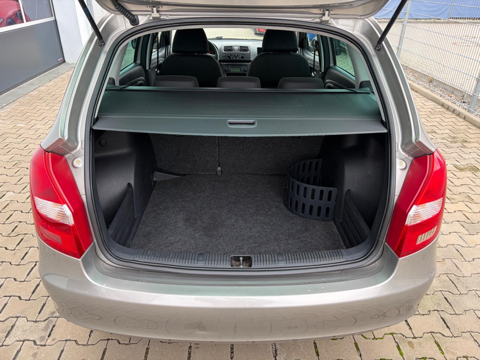 Skoda Fabia 2011 — photo 13