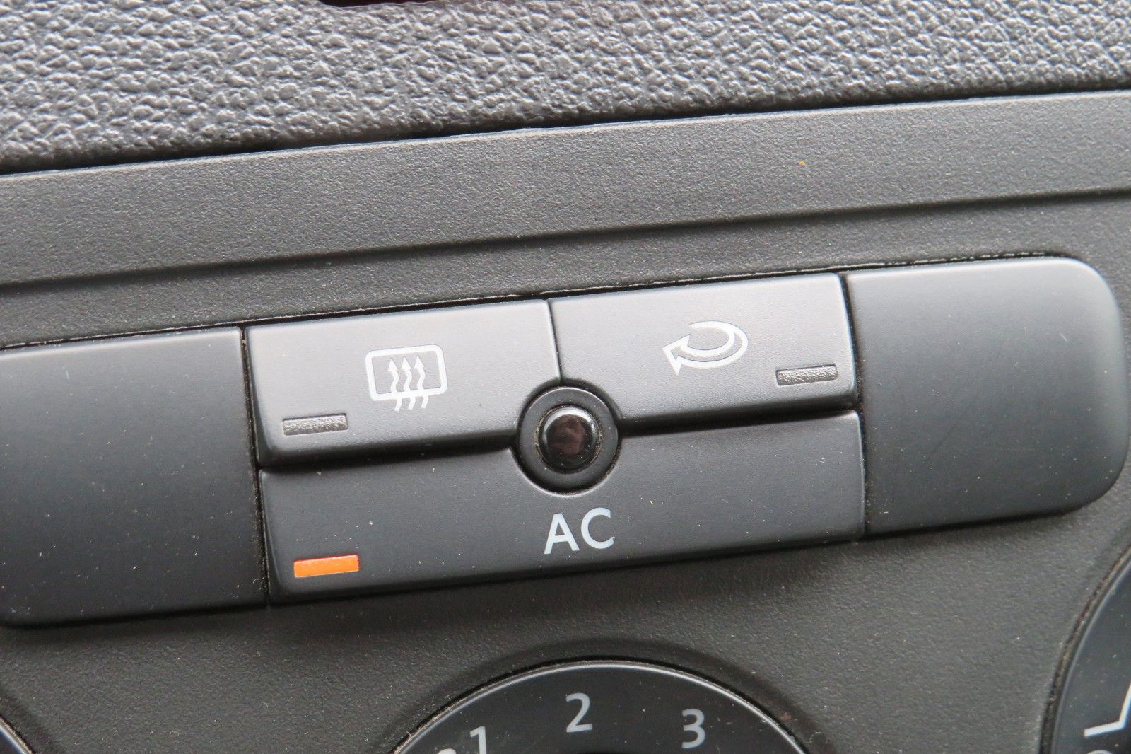 Fahrzeugabbildung Volkswagen Caddy Kasten KLIMA PDC WERKSTATTSCHRÄNKE 1.HAND