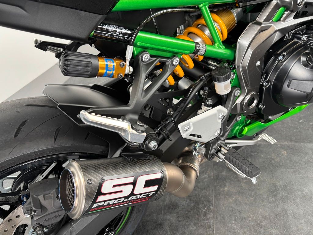 Fahrzeugabbildung Kawasaki Z900 SE *SC-PROJECT *SERVICE NEU *1390 KM