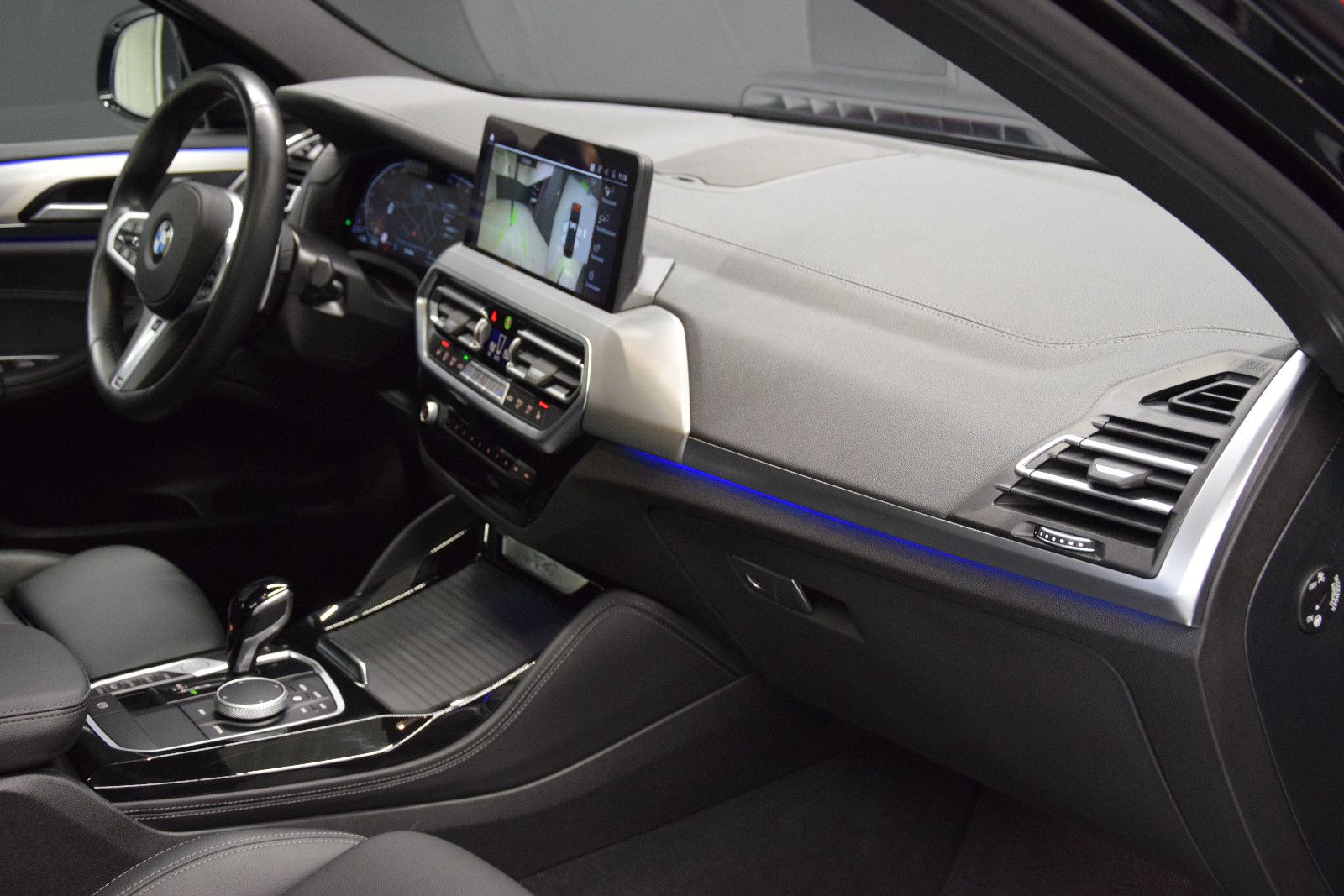 Fahrzeugabbildung BMW X4 xDrive 30 d M Sport ACC Pano Leder AHK STHZ