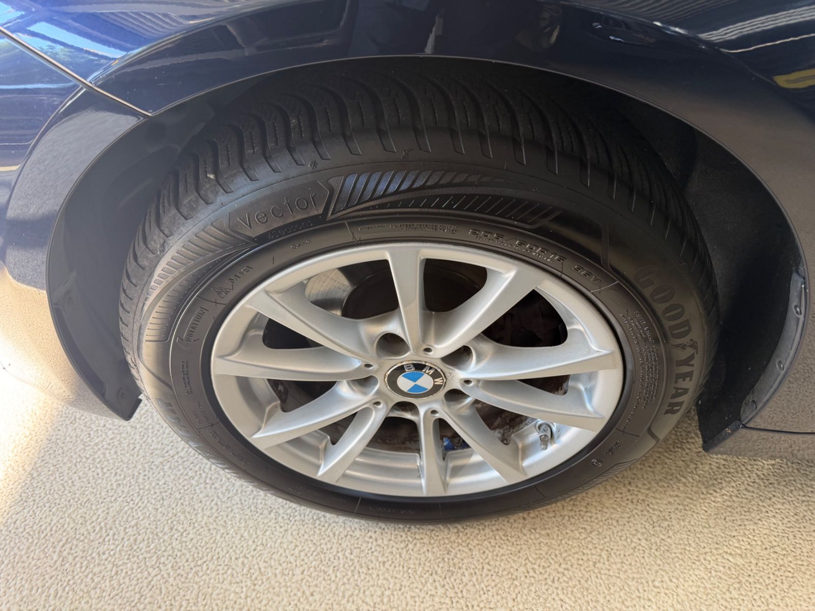 Fahrzeugabbildung BMW 318 3 Touring 318 d