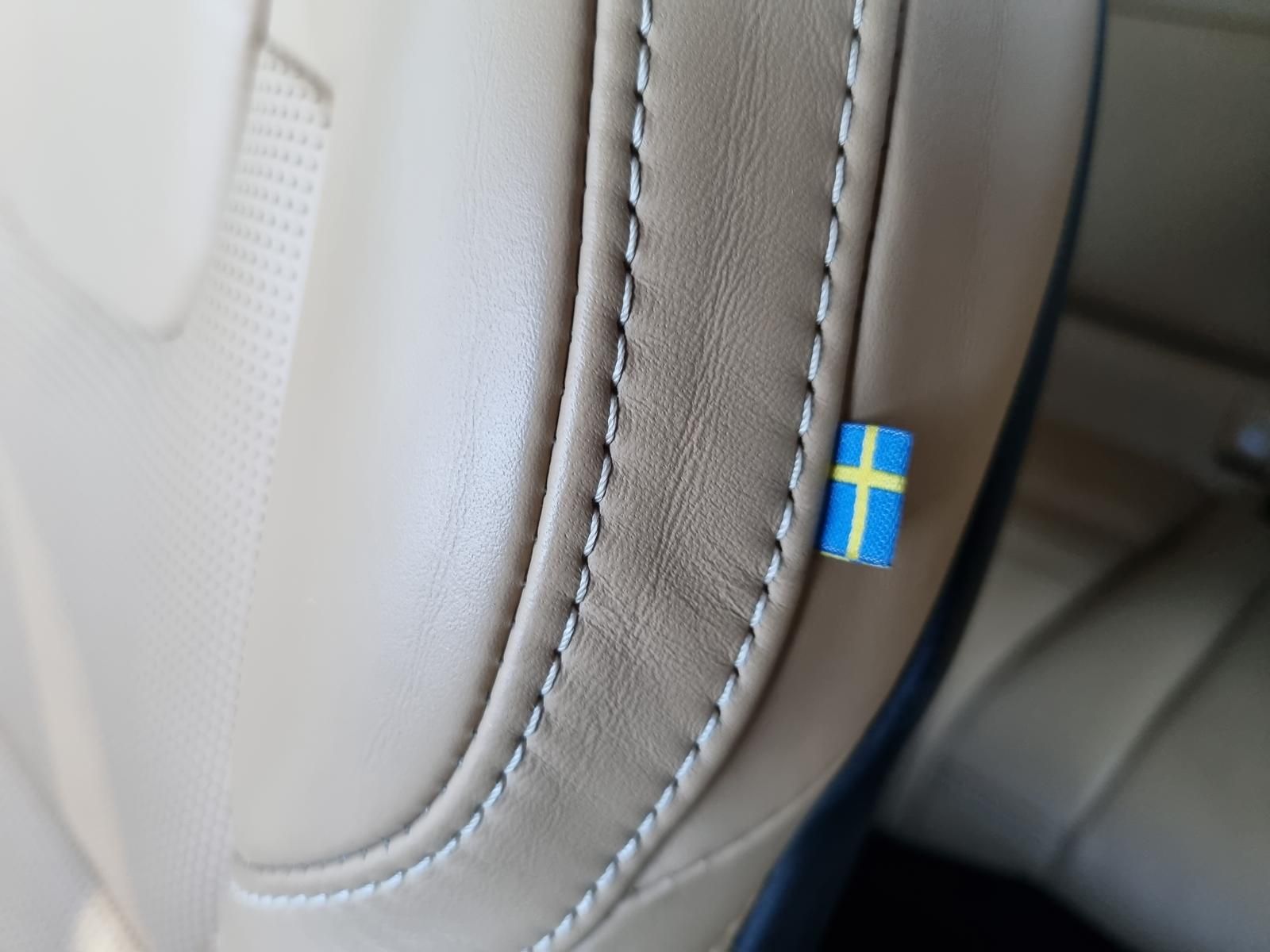 Fahrzeugabbildung Volvo V60 CC B4 D AWD 'AHK, Standheizung'