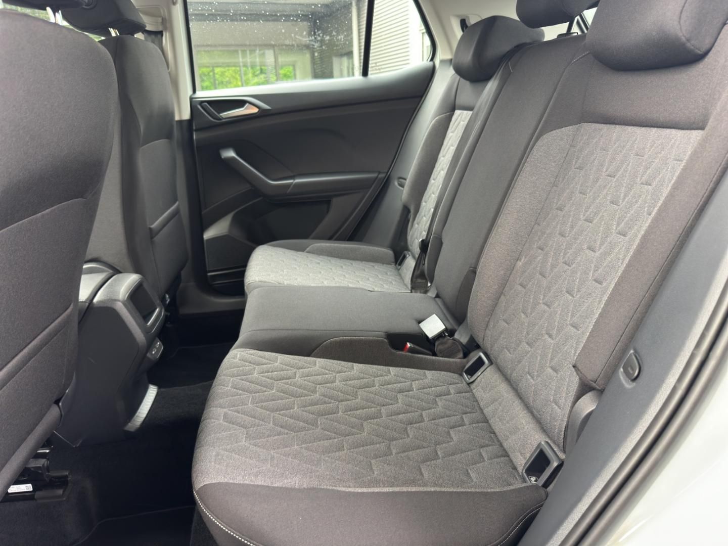 Fahrzeugabbildung Volkswagen T-Cross 1.0 TSI 70 kW Life LED,Navi,SHZ,ACC,PDC