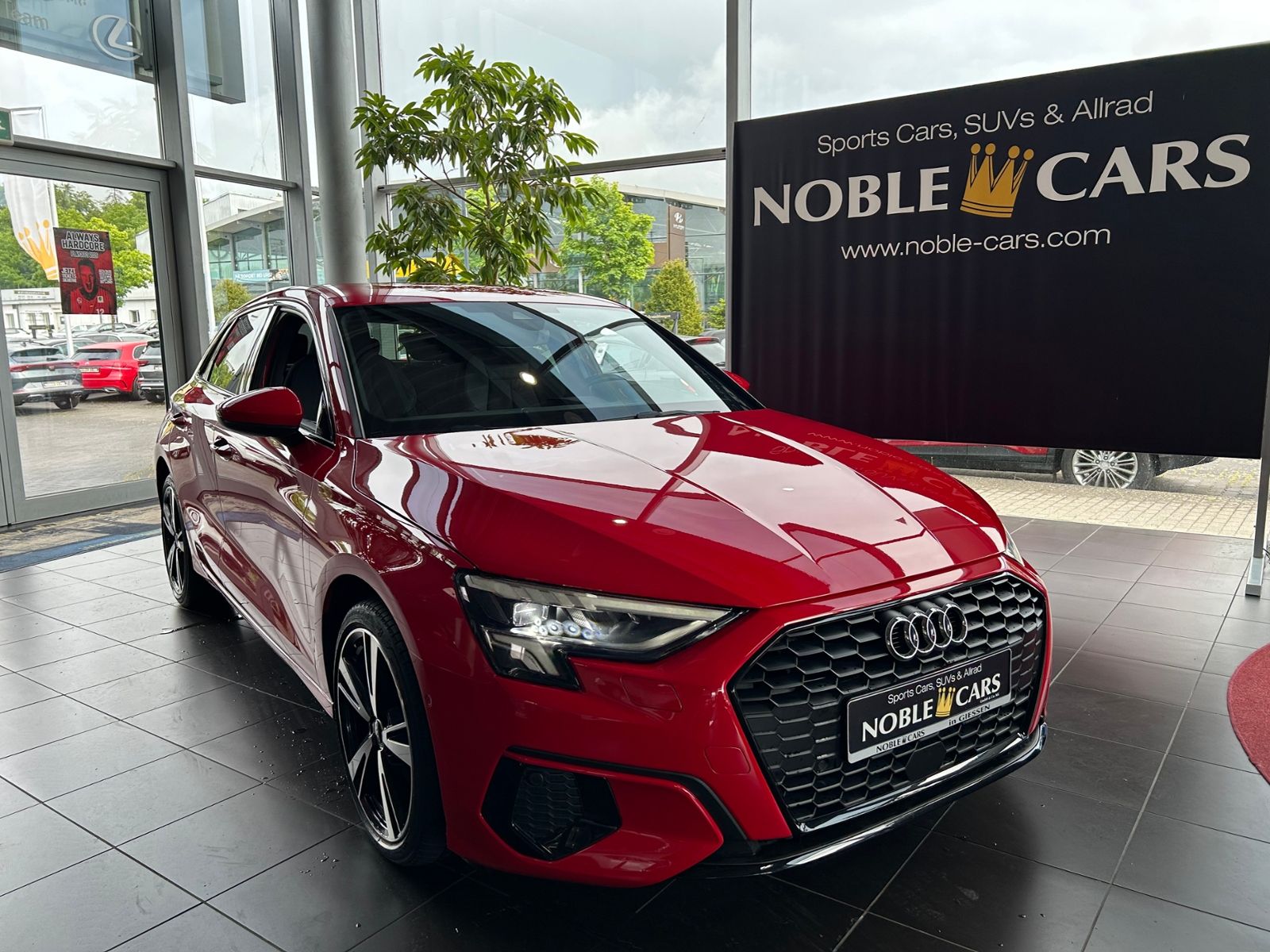 Fahrzeugabbildung Audi A3 Sportback  35 TFSI S line AHK LED NAVI