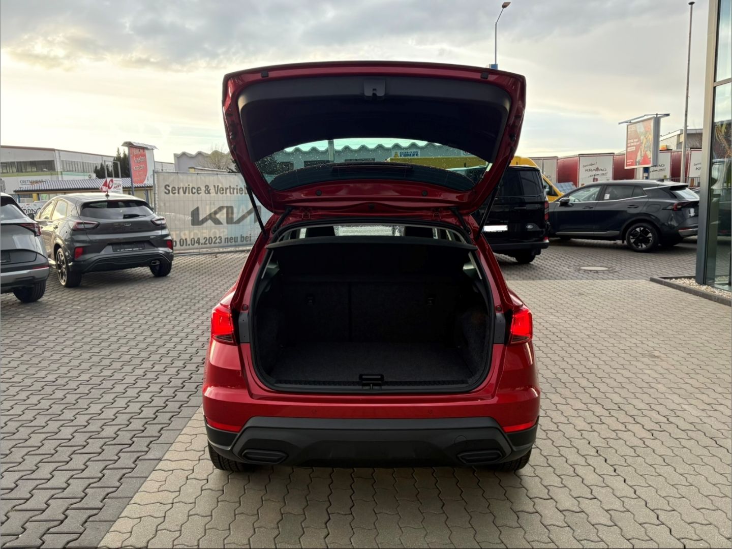 Fahrzeugabbildung SEAT Arona Style Navi Digitales Cockpit LED Sperrdif