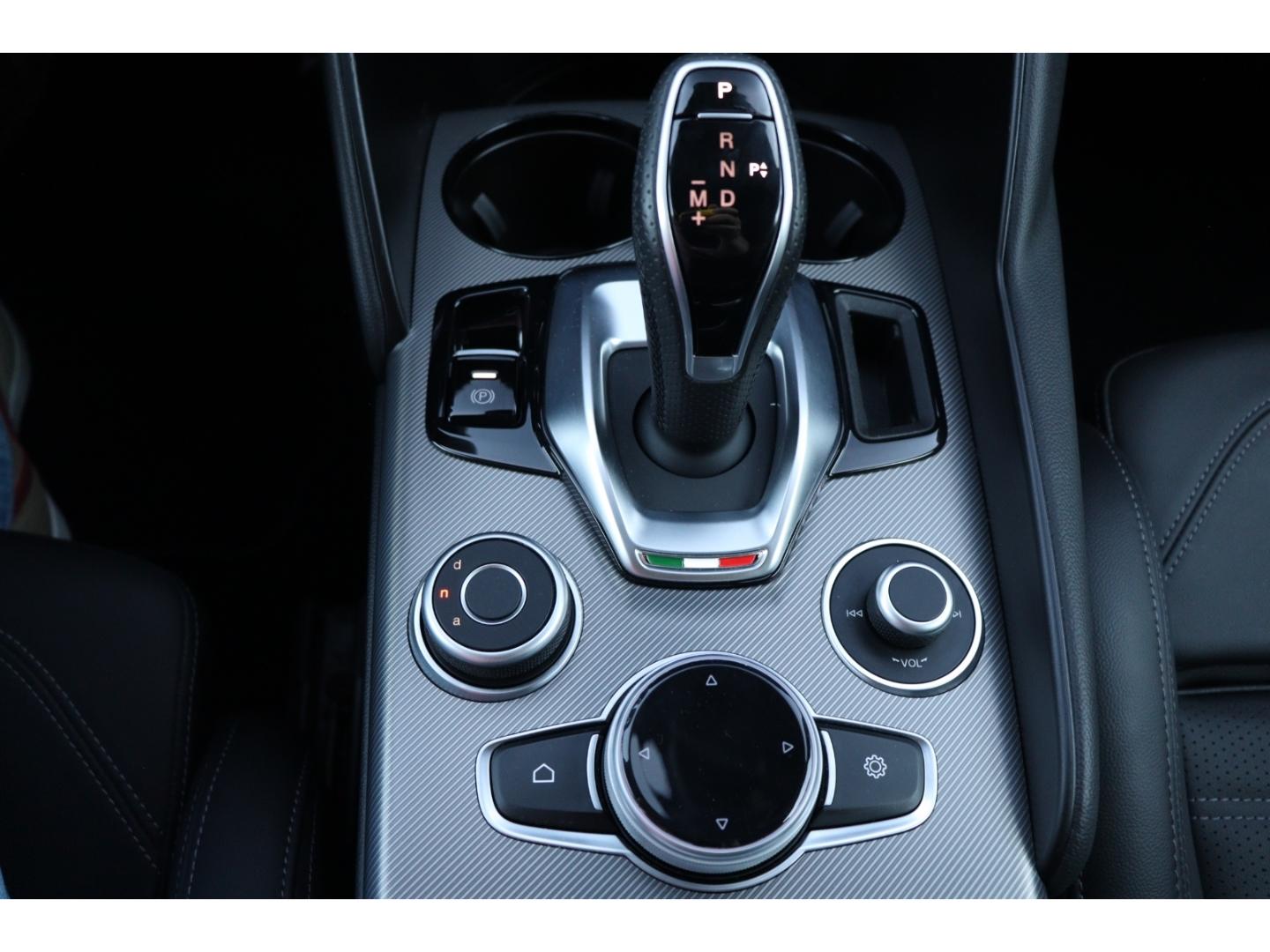Alfa Romeo Giulia VELOCE 2.0 TURBO 16V 280 PS AT TECHNOLOGI, миниатюра 27