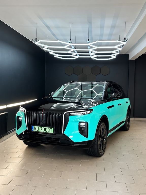 Image of Hongqi E-HS9