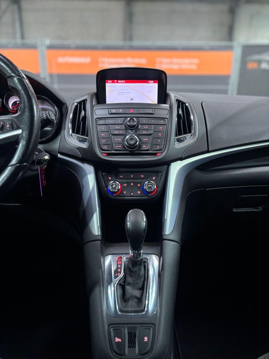 Fahrzeugabbildung Opel Zafira 2.0 CDTI Tourer Kamera#Navi#Tempomat#7-Si