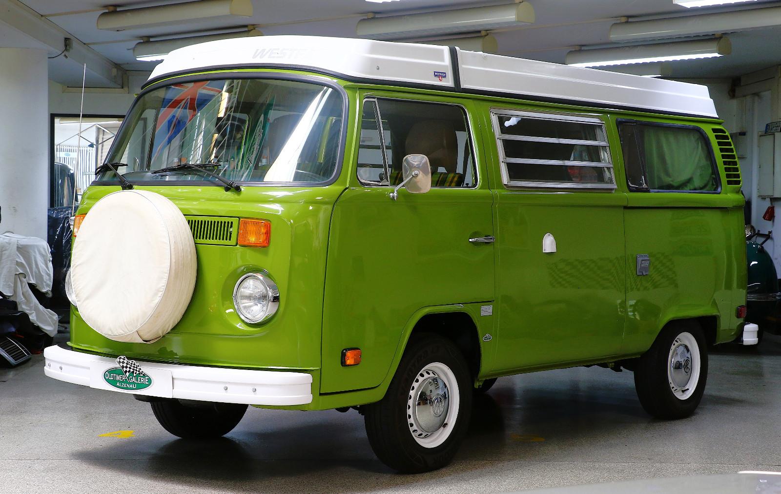 Volkswagen T2b Camper Westfalia Berlin