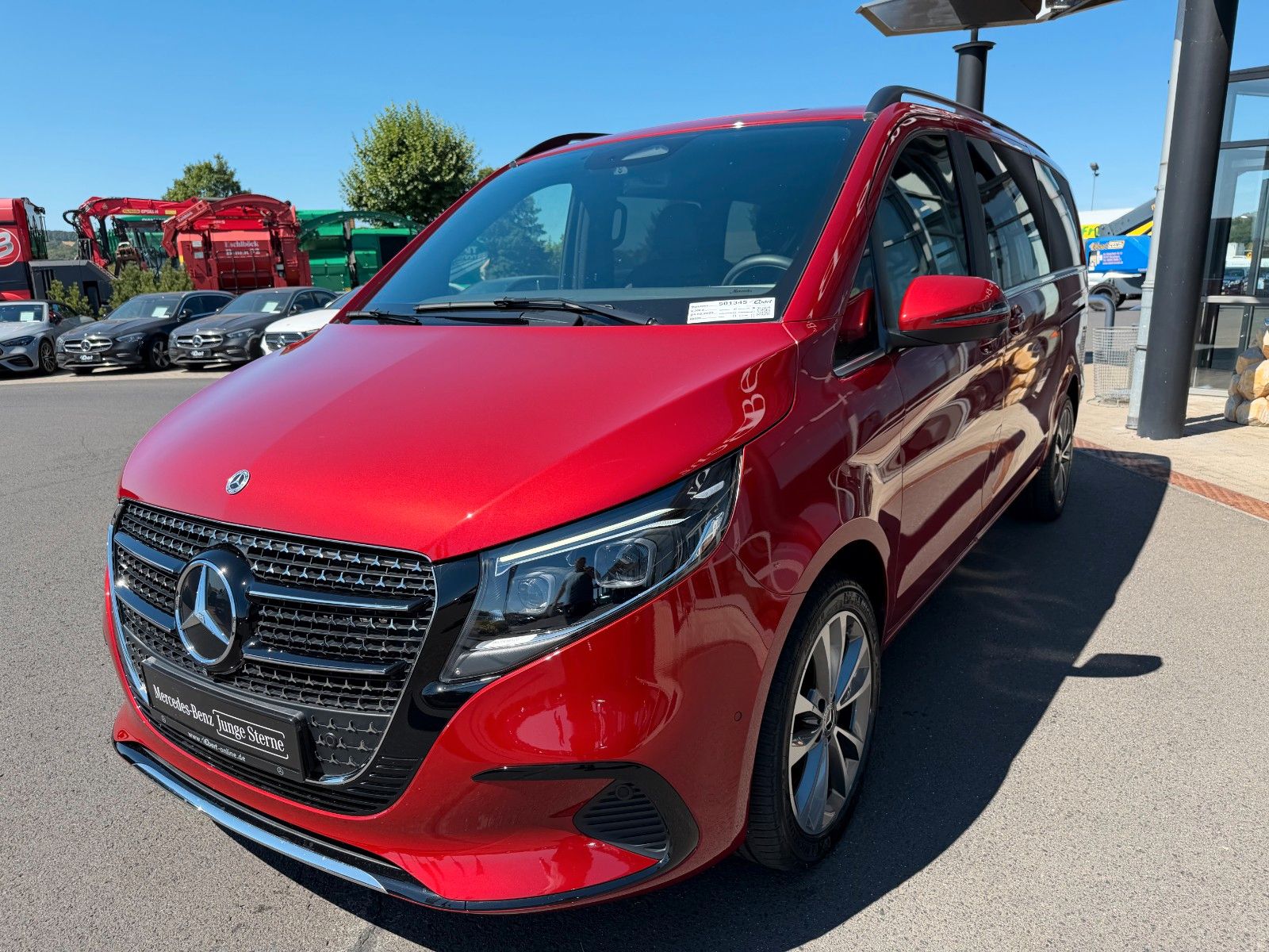 Fahrzeugabbildung Mercedes-Benz V 300 d AVA 4MATIC Liege AHK2,5to AIRMATIC Stdh