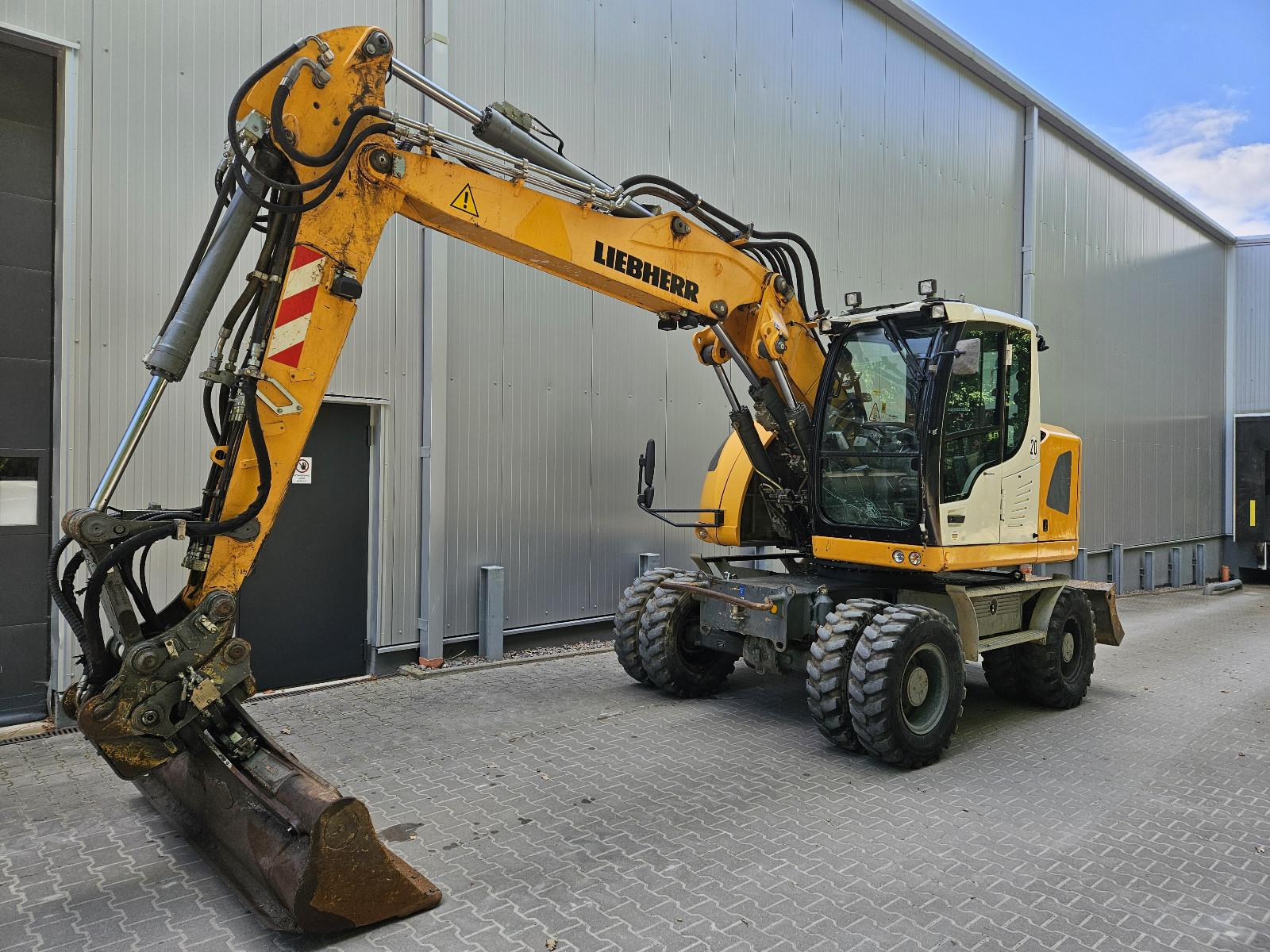 Liebherr A 914 Compact