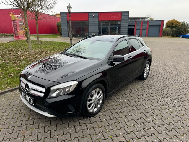Mercedes-Benz GLA 200 CDI Automatik Panorama Navi AHK