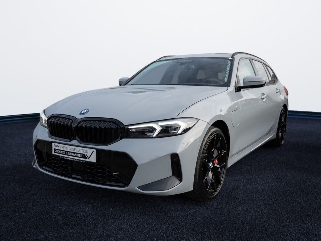 BMW 330e Touring xDrive M-Sport Pro PANO AHK HUD LED imagem 2