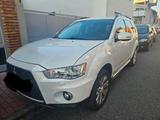 Mitsubishi Outlander 2.2 DI-D+ MIVEC Intense 4WD Intense - Mitsubishi Outlander Intense mit Diesel-Antrieb