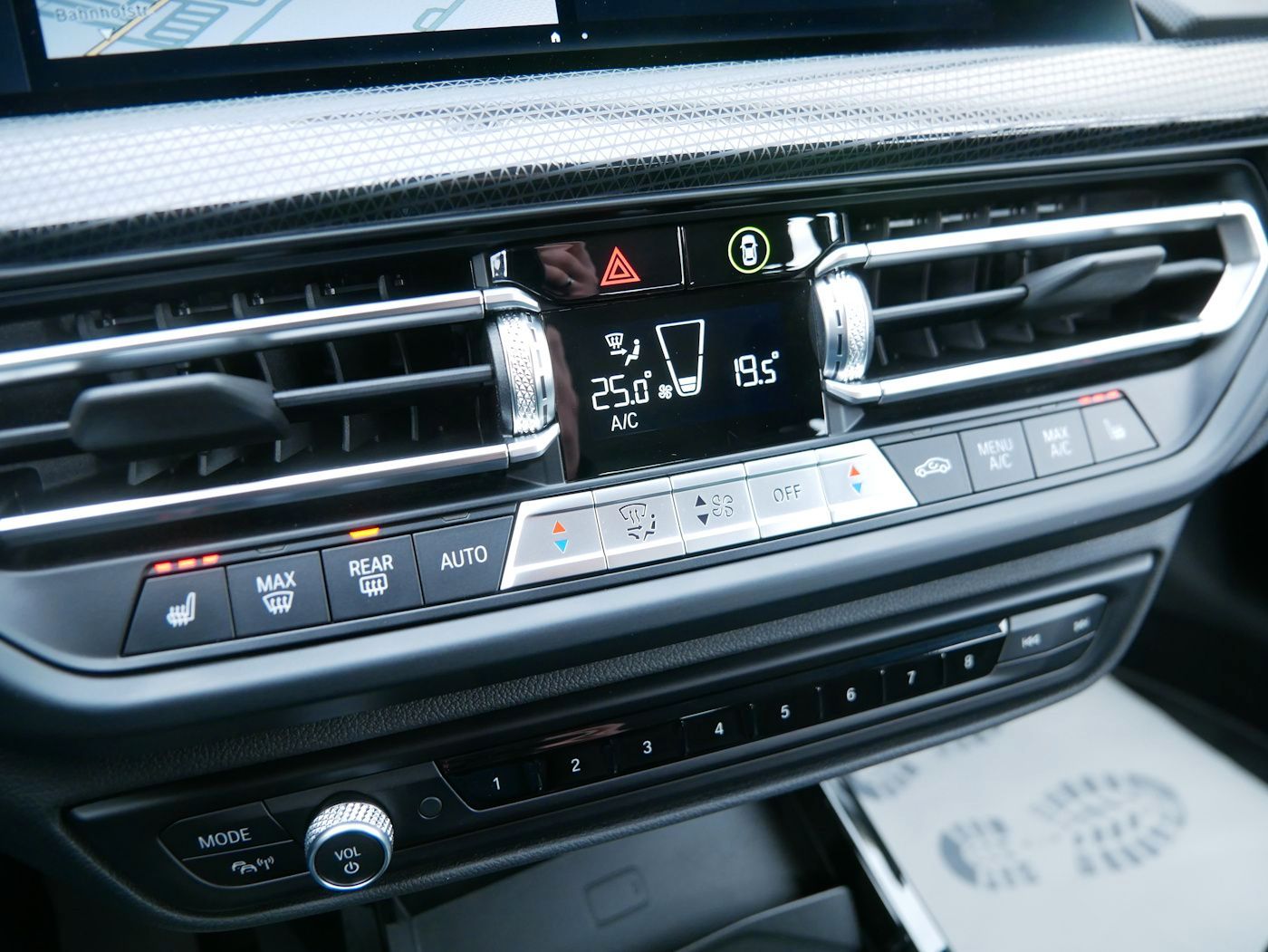 Fahrzeugabbildung BMW 120i 2.0 Sport Line DSG ACC NAVI PDC SHZ+LHZ ALU